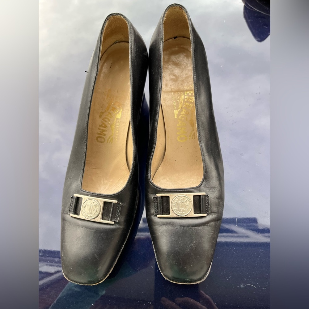 Salvatore Ferragamo 
Size 6.5